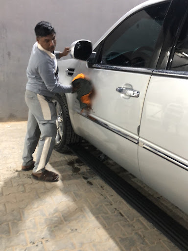 مغسلة سيارات